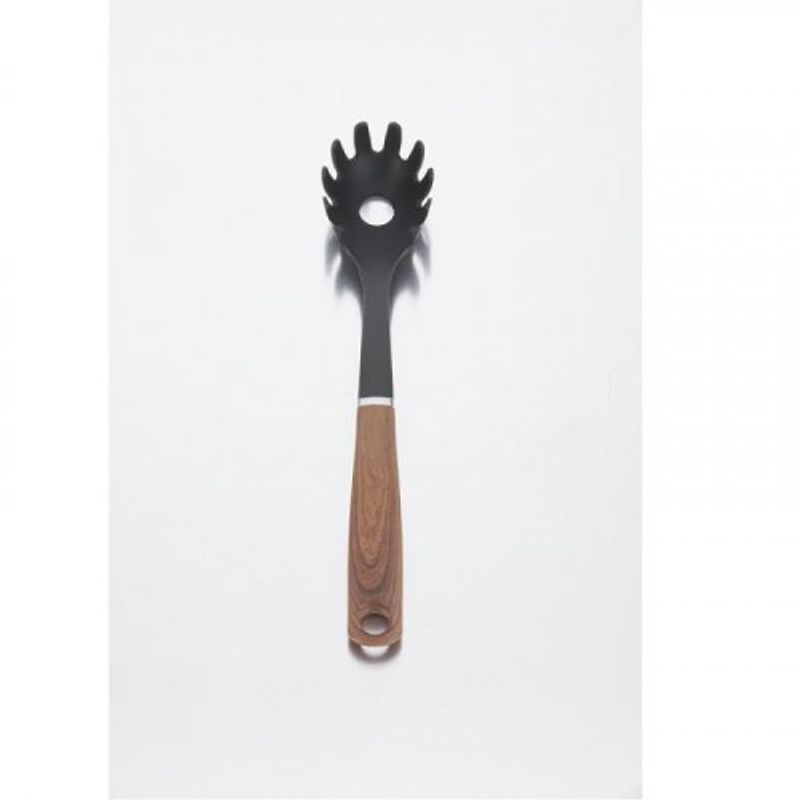 cuchara-spaguetis-bas-madera-1