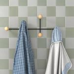 percha-metal-negra-6-ganchos-madera-1