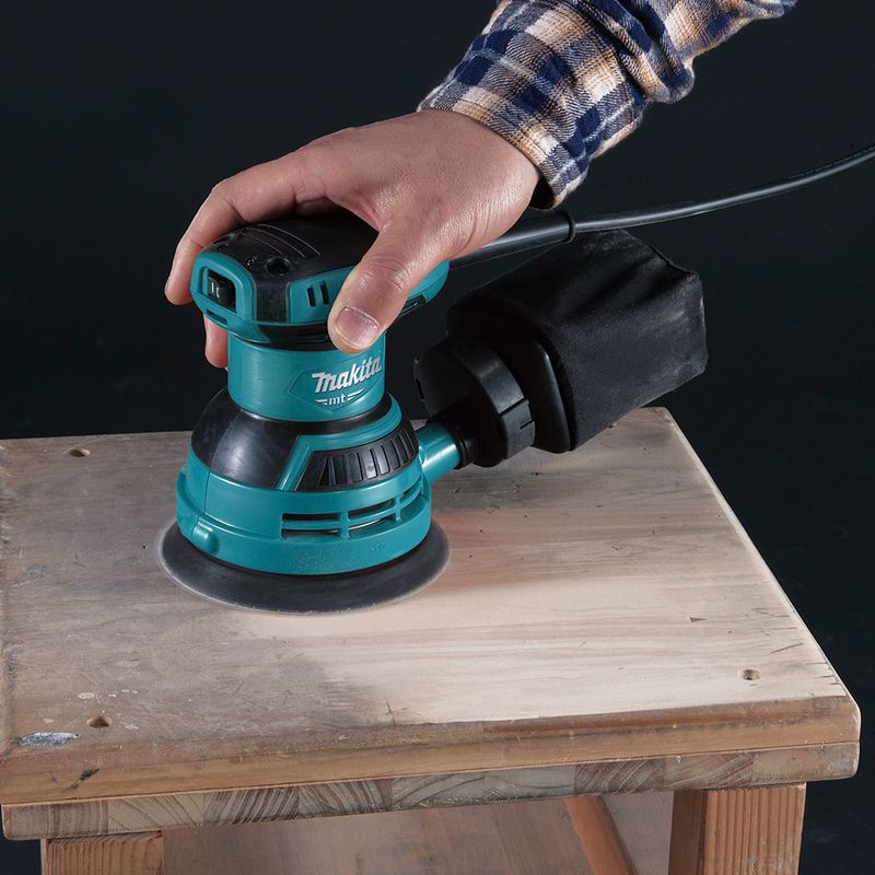 MAKITA