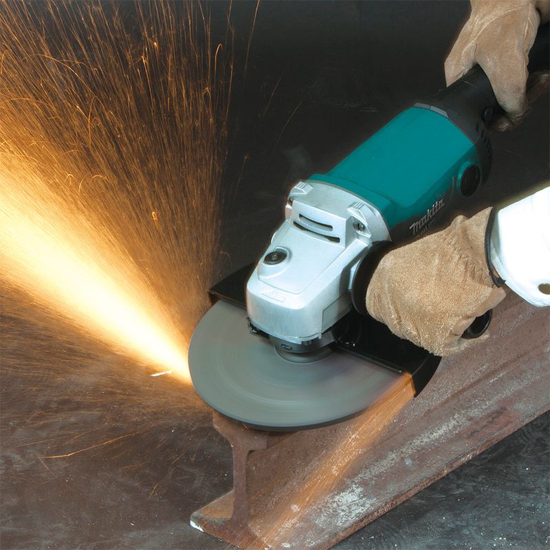 MAKITA